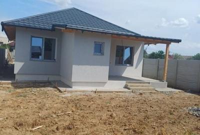 Casă cu 3 camere cu Teren 500 Mp în Malu Mare - 8