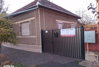 Casă cu 4 camere cu Teren 1440 Mp în Central - 11