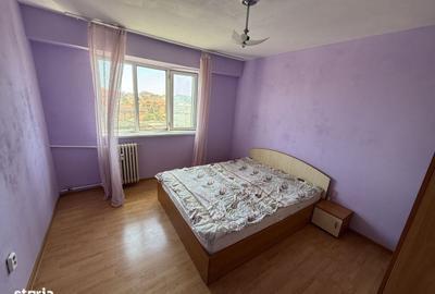 Apartament cu 2 camere decomandat în Casa de Cultură