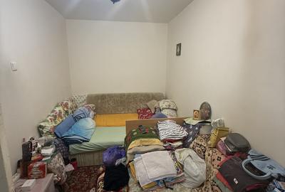 Apartament cu 2 camere nedecomandat, mobilat în P-ța Doina