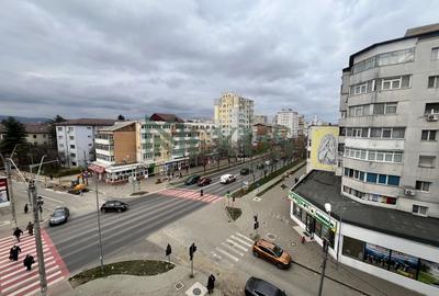 Apartament cu 2 camere decomandat, mobilat în Republicii - 10