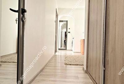 Apartament cu 3 camere decomandat în Central