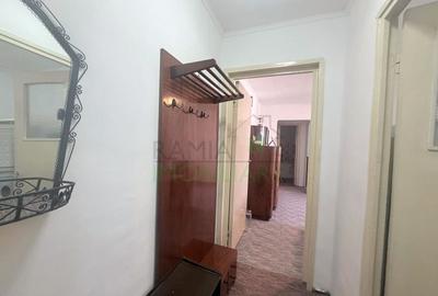 Apartament cu 2 camere semidecomandat, mobilat în Tractorul - 11