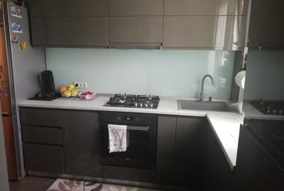 Apartament cu 3 camere decomandat în Mircea cel Bătrân - 3