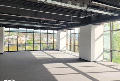 Spațiu comercial, de 128 mp, în Industrial