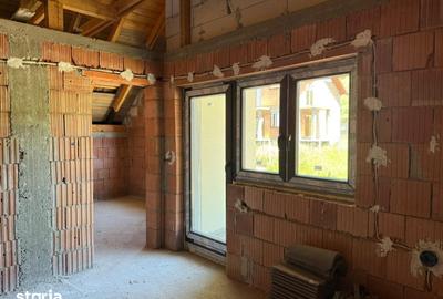 Casă cu 4 camere cu Teren 400 Mp în Slimnic - 19