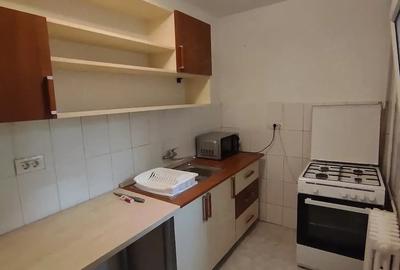 Garsonieră decomandată în Central
