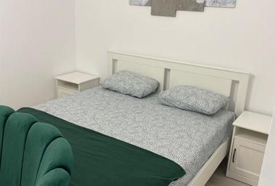 Garsonieră decomandată în Titan