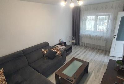 Apartament cu 2 camere decomandat în Nicolina