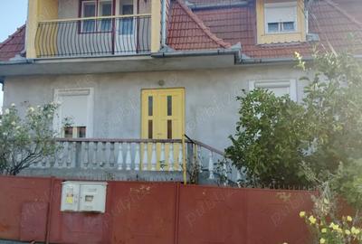 Casă cu 3 camere în Central