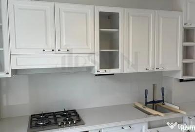 Apartament cu 4 camere decomandat în Băneasa