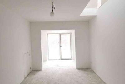 Casă cu 3 camere cu Teren 372 Mp în Central - 7