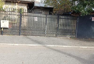 Casă cu 4 camere cu Teren 300 Mp în Andronache