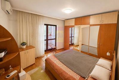 Apartament cu 3 camere decomandat în Decebal