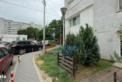 Spațiu comercial, de 48 mp, în Central