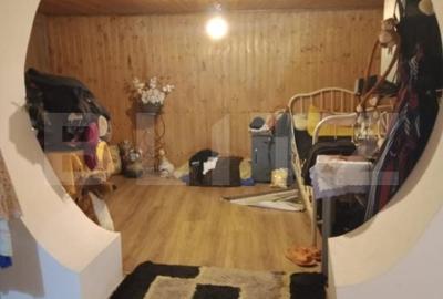 Casă cu 4 camere cu Teren 739 Mp în Dâmbu Pietros - 1