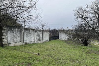 Teren de 2000 mp, în Arcești