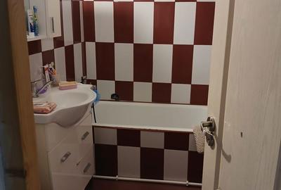 Apartament cu 3 camere decomandat în Uiești - 6