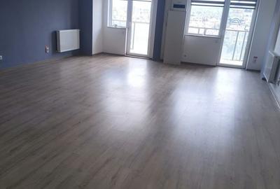 Spațiu comercial, de 75 mp, în Central