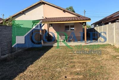 Duplex cu 3 camere cu Canalizare în Bucovăț (Remetea Mare)