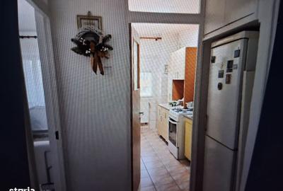 Garsonieră decomandată în Tei