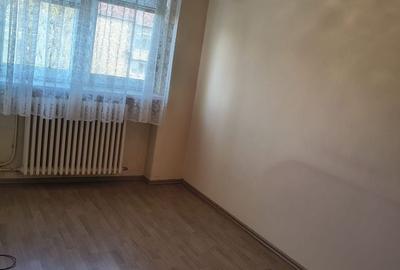 Apartament cu 3 camere semidecomandat, mobilat în Rogerius - 3