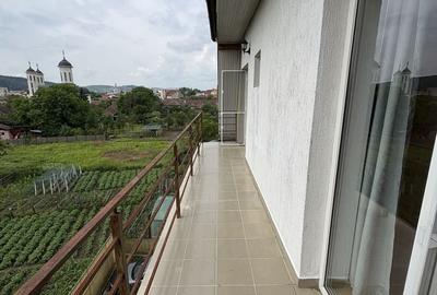 Apartament cu 3 camere semidecomandat în Central - 6