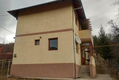 Casă individuală cu 3 camere cu Canalizare în Podul Vârtos - 1