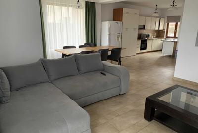 Casă cu 4 camere cu Teren 200 Mp în Central