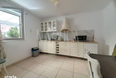 Casă cu 7 camere cu Teren 551 Mp în Sânmartin - 2