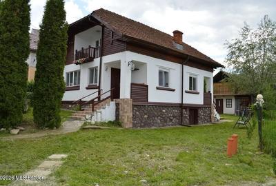 Casă individuală cu 4 camere cu Teren 600 Mp în Nucșoara