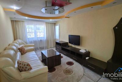 Apartament cu 3 camere decomandat în Central - 2