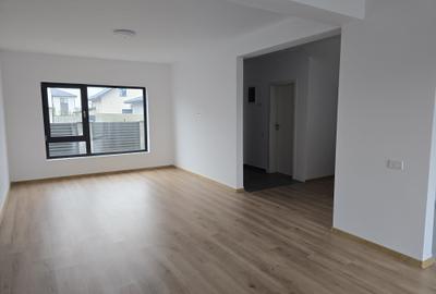 Casă cu 4 camere cu Teren 451 Mp în Berceni