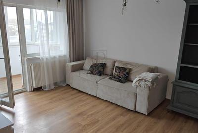 Apartament cu 3 camere decomandat în Lipovei