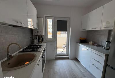 Apartament cu 3 camere semidecomandat în Ștefăneștii de Jos