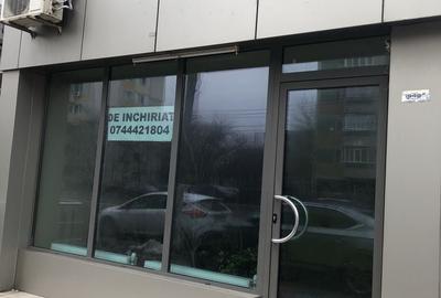 Spațiu comercial, de 55 mp, în Central - 8
