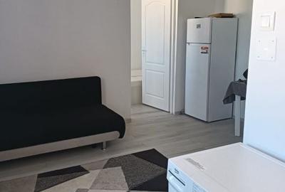 Garsonieră decomandată în Central