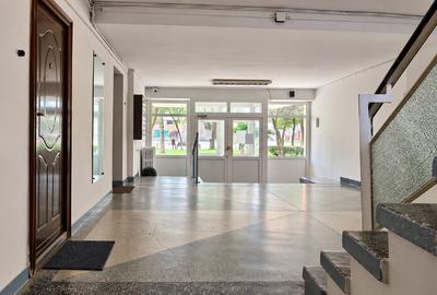 Apartament cu 2 camere semidecomandat, mobilat în Bucureștii Noi