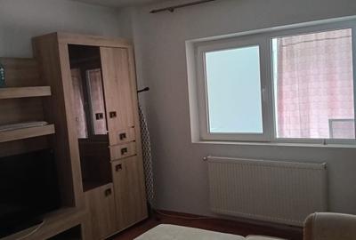 Apartament cu 2 camere decomandat în Nicolina - 2