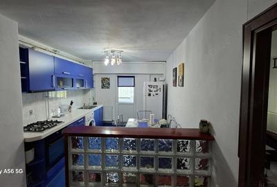 Apartament cu 3 camere decomandat în Scriitorilor