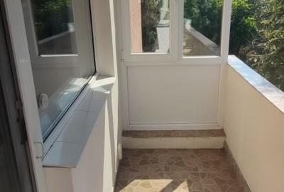 Apartament cu 3 camere semidecomandat în Grădiște - 1