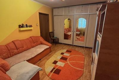 Apartament cu 2 camere decomandat în Ostroveni