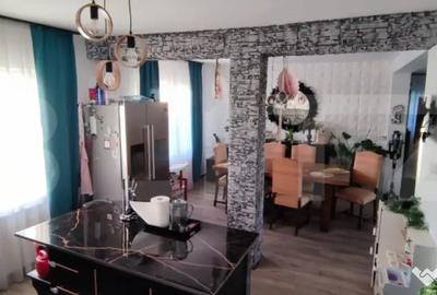 Casă cu 7 camere cu Teren 890 Mp în Central - 5