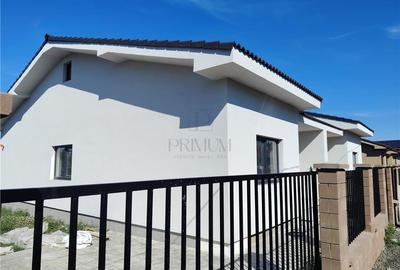 Duplex cu 3 camere cu Canalizare în Moșnița Veche