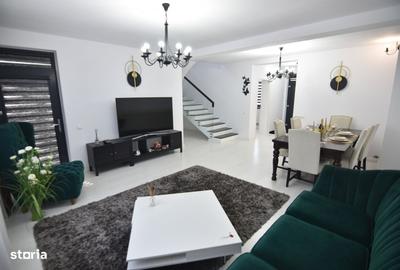 Casă cu 4 camere în Domnești