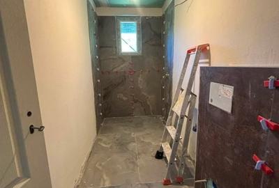 Casă cu 7 camere cu Teren 962 Mp în Groși