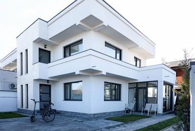 Casă cu 4 camere cu Teren 189 Mp în Central - 1