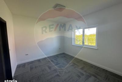 Casă cu 4 camere cu Teren 715 Mp în Central - 2