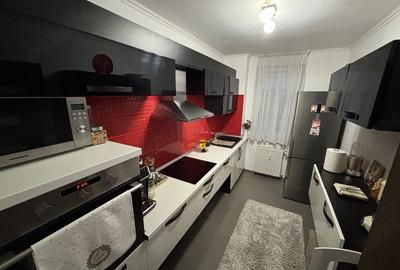 Apartament cu 3 camere decomandat în Nufărul - 2