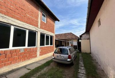 Casă cu 5 camere cu Teren 600 Mp în Totoreni - 12